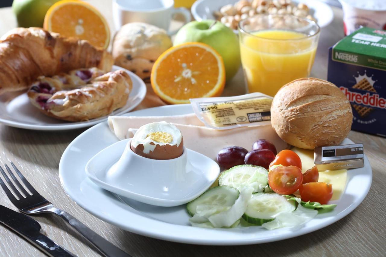 Best Western Northfields Ealing Hotel Лондон Экстерьер фото