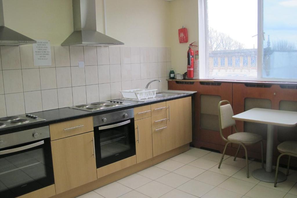 Best Western Northfields Ealing Hotel Лондон Экстерьер фото