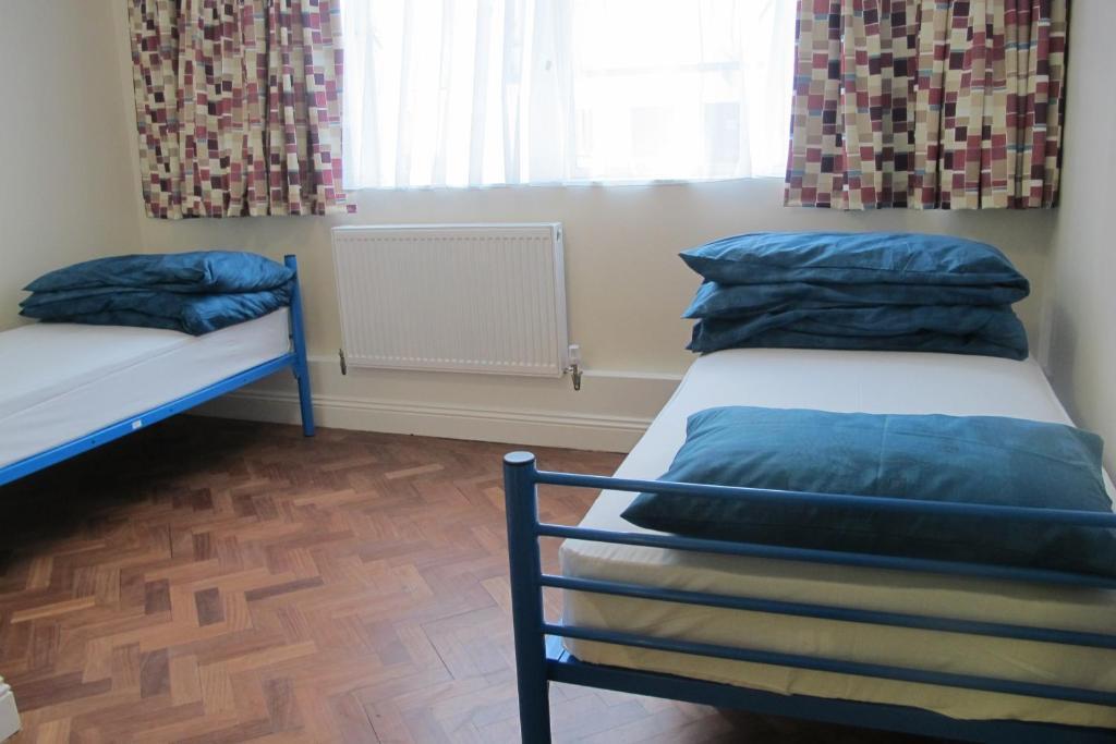 Best Western Northfields Ealing Hotel Лондон Экстерьер фото